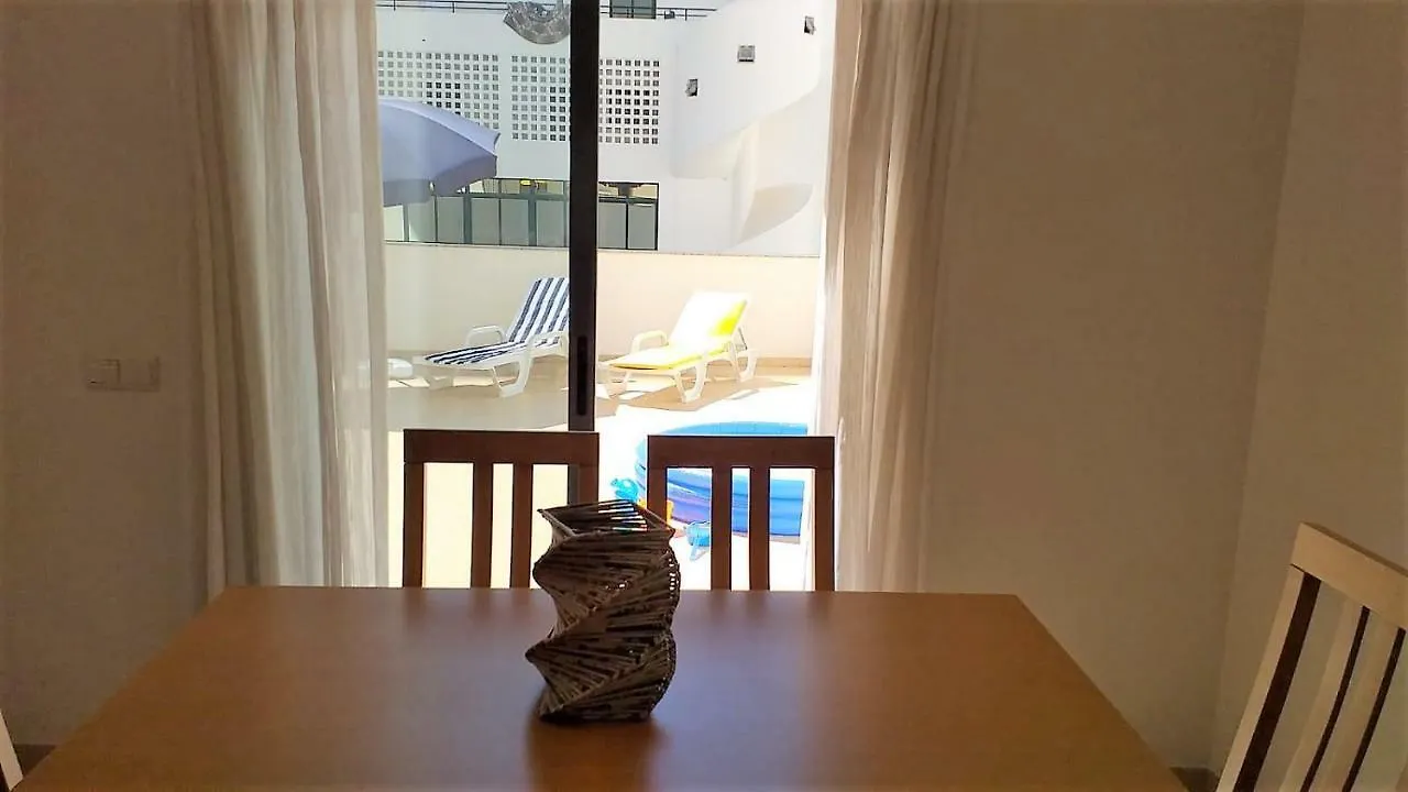 T2 Tahiti - Terraco, Familiar, Garagem, Wifi Apartment Quarteira