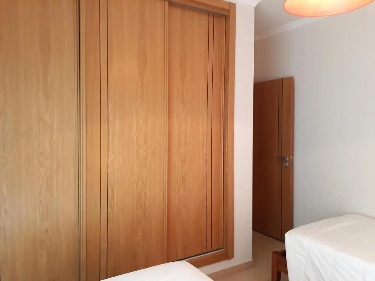 T2 Tahiti - Terraco, Familiar, Garagem, Wifi Apartment Quarteira