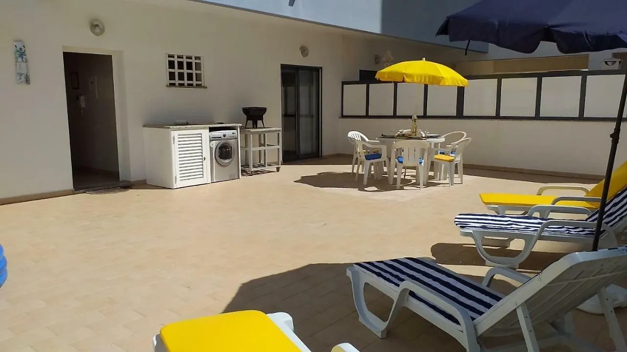 T2 Tahiti - Terraco, Familiar, Garagem, Wifi Apartment Quarteira